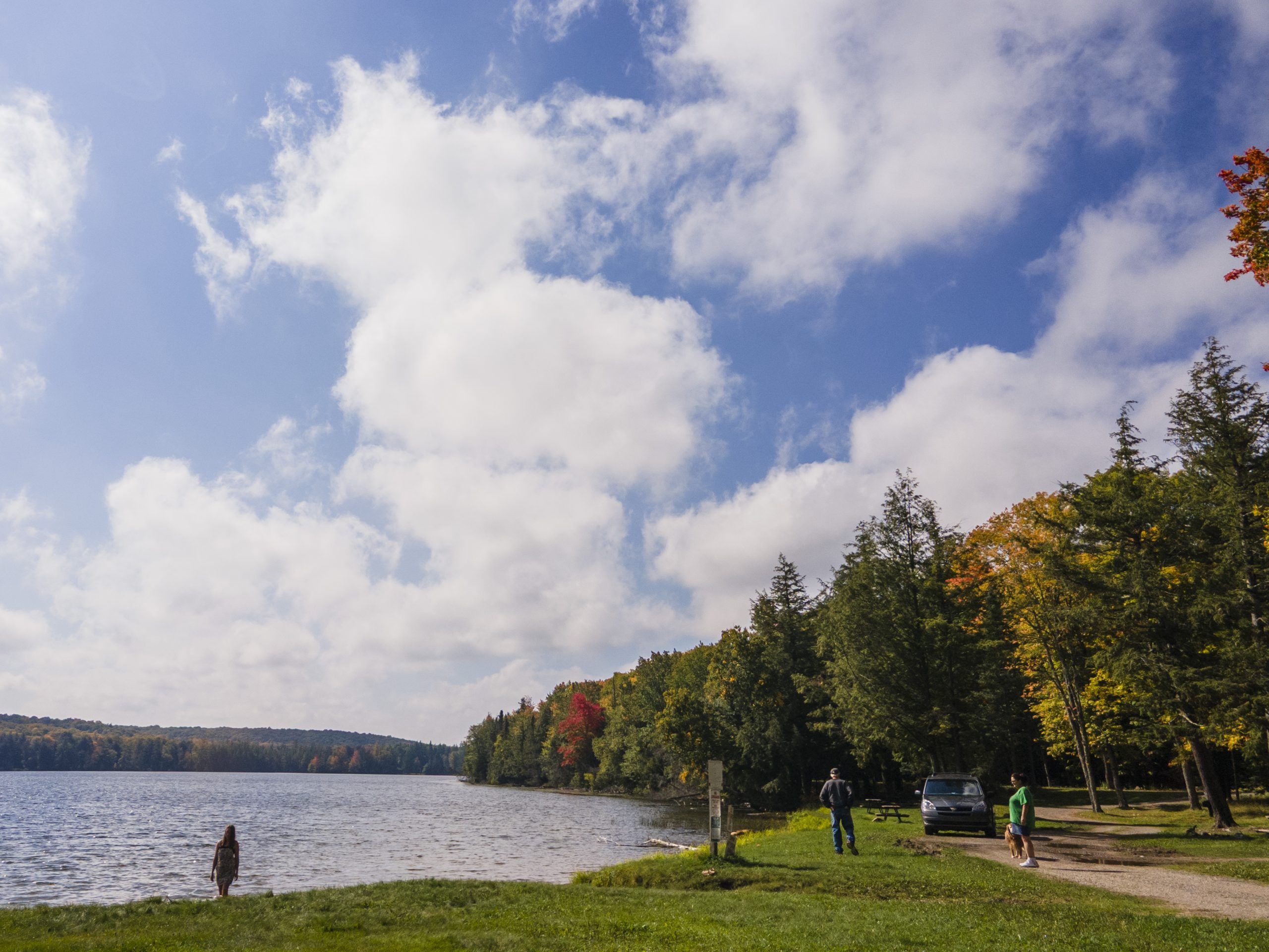 Holmes Park Lake with clouds